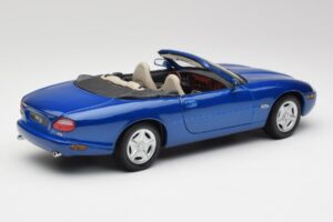 Jaguar XK8 X100 Kabriolet Azure Modrý Maisto 1:18 50286 Kov – obrázek 3 z 8
