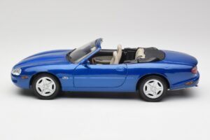Jaguar XK8 X100 Kabriolet Azure Modrý Maisto 1:18 50286 Kov – obrázek 4 z 8
