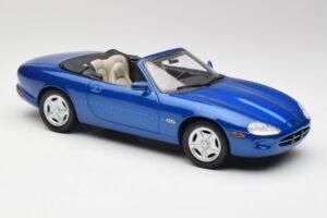 Jaguar XK8 X100 Kabriolet Azure Modrý Maisto 1:18 50286 Kov – obrázek 6 z 8