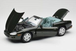 Jaguar XK8 X100 Kabriolet British Racing Zelený Maisto 1:18 50285 Kov – obrázek 2 z 8