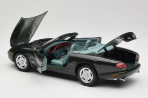 Jaguar XK8 X100 Kabriolet British Racing Zelený Maisto 1:18 50285 Kov – obrázek 5 z 8