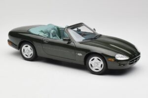 Jaguar XK8 X100 Kabriolet British Racing Zelený Maisto 1:18 50285 Kov – obrázek 6 z 8