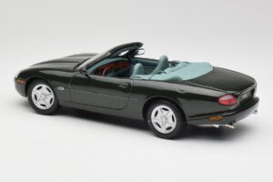 Jaguar XK8 X100 Kabriolet British Racing Zelený Maisto 1:18 50285 Kov – obrázek 7 z 8