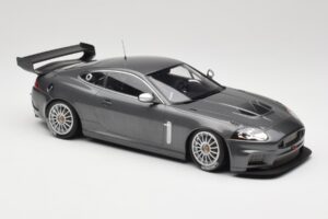 Jaguar XKR GT3 Grey Metallic Minichamps 1:18 150081390 Kov – obrázek 4 z 6