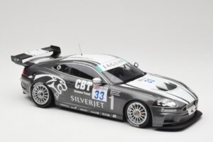 Jaguar XKR GT3 Quaife #33 P. Hall FIA GT3 Championship 2008 Minichamps 1:18 150081333 Kov – obrázek 4 z 6