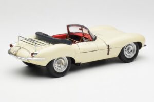 Jaguar XKSS Krémový AUTOart 1:18 73512 Kov – obrázek 3 z 8