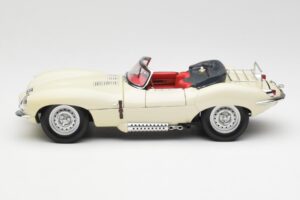 Jaguar XKSS Krémový AUTOart 1:18 73512 Kov – obrázek 4 z 8