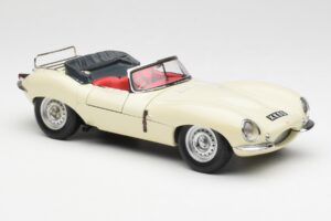 Jaguar XKSS Krémový AUTOart 1:18 73512 Kov – obrázek 6 z 8