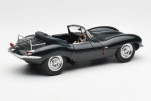 Jaguar XKSS Steve McQueen Personal Car AUTOart 1:18 73526 Kov – obrázek 3 z 8
