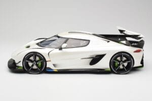 Koenigsegg Jesko Attack Crystal White Pearl GT Spirit 1:12 GT501 Pryskyřice – obrázek 3 z 6