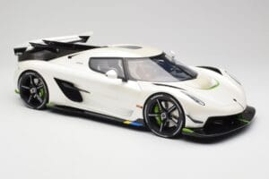 Koenigsegg Jesko Attack Crystal White Pearl GT Spirit 1:12 GT501 Pryskyřice – obrázek 4 z 6