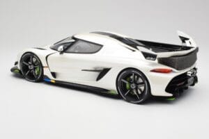 Koenigsegg Jesko Attack Crystal White Pearl GT Spirit 1:12 GT501 Pryskyřice – obrázek 5 z 6