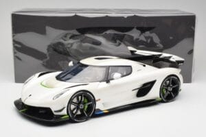 Koenigsegg Jesko Attack Crystal White Pearl GT Spirit 1:12 GT501 Pryskyřice – obrázek 6 z 6
