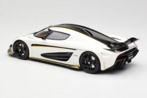Koenigsegg Regera Crystal Bílý GT Spirit 1:18 GT913 Pryskyřice – obrázek 5 z 6