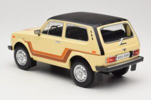 Lada Niva 2121 California Béžová MCG 1:18 MCG18004 Kov – obrázek 5 z 6
