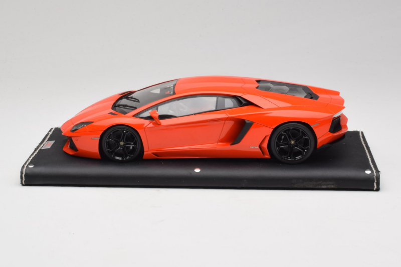Lamborghini Aventador Oranžový MR Collection 1:18 LAMB064 Pryskyřice