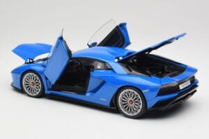 Lamborghini Aventador S LP740-4 Blue Nila AUTOart 1:18 79134 Kov – obrázek 5 z 8