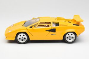Lamborghini Countach Žlutý Bburago 1:18 3037 Kov – obrázek 4 z 8