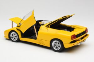 Lamborghini Diablo Roadster Žlutý AUTOart 1:18 70092 Kov – obrázek 5 z 8