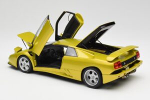 Lamborghini Diablo SE30 Anniversary Edition Žlutý Spyder AUTOart 1:18 79157 Kov – obrázek 5 z 8