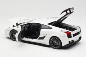 Lamborghini Gallardo Superleggera Monocerus Metallic Bílý AUTOart 1:18 74585 Kov – obrázek 5 z 8