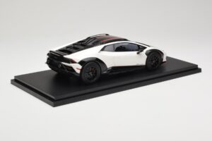Lamborghini Huracan Sterrato No. 63 Bílý TopSpeed 1:18 TS0610 Pryskyřice – obrázek 2 z 6