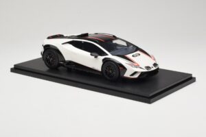 Lamborghini Huracan Sterrato No. 63 Bílý TopSpeed 1:18 TS0610 Pryskyřice – obrázek 4 z 6