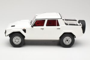 Lamborghini LM002 Bílý Kyosho 1:18 GTS18508W Pryskyřice – obrázek 3 z 6