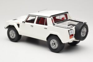 Lamborghini LM002 Bílý Kyosho 1:18 GTS18508W Pryskyřice – obrázek 5 z 6