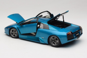Lamborghini Murcielago 40th Anniversary Verde Artemis AUTOart 1:18 74515 Kov – obrázek 5 z 9