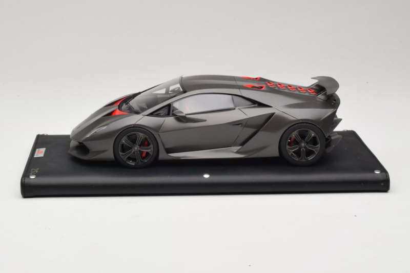 Lamborghini Sesto Elemento Matte Black MR Collection 1:18 LAMB054 Pryskyřice