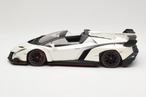 Lamborghini Veneno Roadster Bílý S Červenou Linkou Kyosho 1:18 C09502W Kov – obrázek 3 z 6