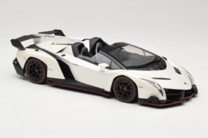Lamborghini Veneno Roadster Bílý S Červenou Linkou Kyosho 1:18 C09502W Kov – obrázek 4 z 6