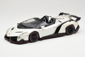 Lamborghini Veneno Roadster Bílý S Červenou Linkou Kyosho 1:18 C09502W Kov