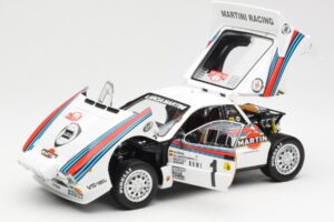 Lancia 037 Martini #1 W. Rohrl / C. Geistdorfer Winner Rally Monte Carlo 1983 Noční Verze Kyosho 1:18 08306A Kov – obrázek 2 z 8