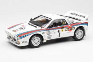 Lancia 037 Martini #1 W. Rohrl / C. Geistdorfer Winner Rally Monte Carlo 1983 Noční Verze Kyosho 1:18 08306A Kov