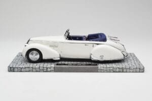 Lancia Astura Tipo 233 Corto Bílý Minichamps 1:18 107125330 Pryskyřice – obrázek 3 z 6
