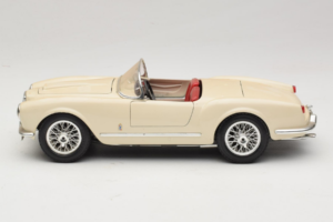 Lancia Aurelia B24 Spider Béžový Bburago 1:18 3010-M2 Kov – obrázek 4 z 8