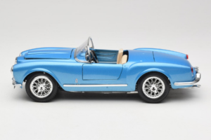 Lancia Aurelia B24 Spider Modrý Bburago 1:18 3010-M1 Kov – obrázek 4 z 8