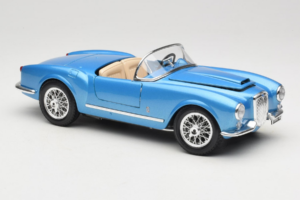 Lancia Aurelia B24 Spider Modrý Bburago 1:18 3010-M1 Kov – obrázek 6 z 8