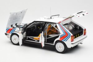 Lancia Delta HF 4WD #4 M. Alen / I. Kivimaki Martini Rally 1000 Lakes 1987 Kyosho 1:18 08960B Kov – obrázek 5 z 8