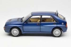 Lancia Delta HF Integrale Evo II Modrý Kyosho 1:18 08341BL Kov – obrázek 4 z 8