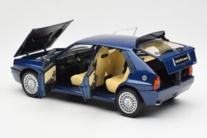 Lancia Delta HF Integrale Evo II Modrý Kyosho 1:18 08341BL Kov – obrázek 5 z 8