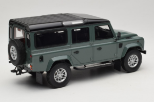 Land Rover Defender Station Wagon Keswick Green GT Spirit 1:18 GT527 Pryskyřice – obrázek 2 z 6