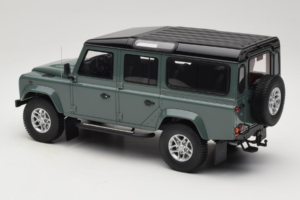 Land Rover Defender Station Wagon Keswick Green GT Spirit 1:18 GT527 Pryskyřice – obrázek 5 z 6