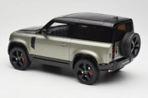 Land Rover Defender 90 HSE P400 L663 Pangea Green Metallic GT Spirit 1:18 GT517 Pryskyřice – obrázek 5 z 6