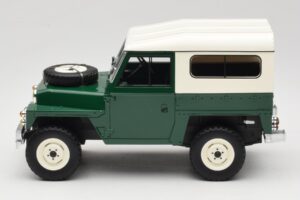 Land Rover Lightweight Series III Hard Top Tmavě Zelený BoS Models 1:18 BOS355 Pryskyřice – obrázek 3 z 6