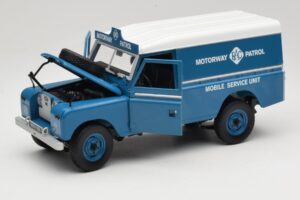Land Rover Series III 109 Soft Top Motorway Patrol Modrý Eagles Race 1:18 4403 Kov – obrázek 2 z 8