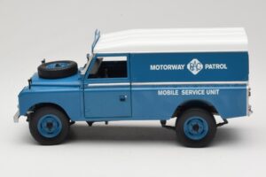 Land Rover Series III 109 Soft Top Motorway Patrol Modrý Eagles Race 1:18 4403 Kov – obrázek 4 z 8