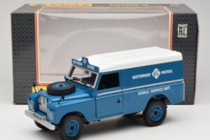 Land Rover Series III 109 Soft Top Motorway Patrol Modrý Eagles Race 1:18 4403 Kov – obrázek 8 z 8